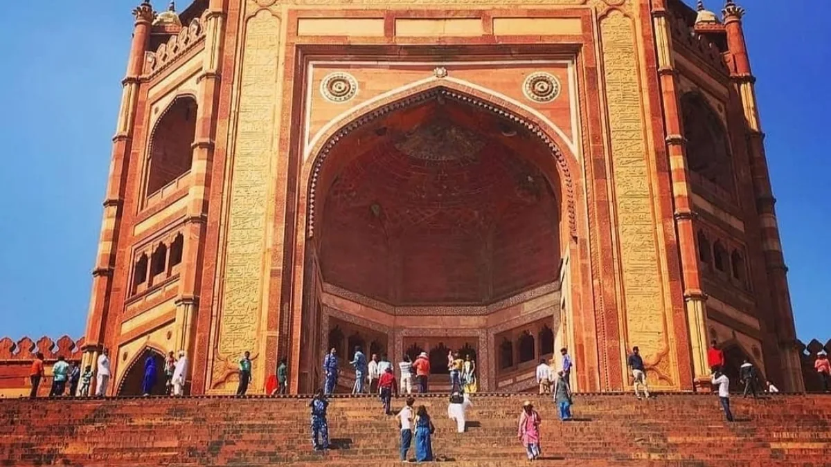 Historic Achhnera Fort in Achhnera, Uttar Pradesh – Delhi to Achhnera Urbania on rent for family & group tours