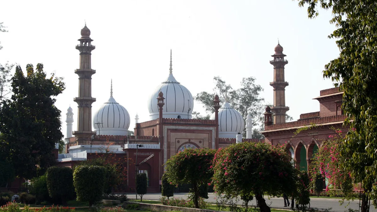 Aligarh Historic Temples & Cultural Heritage in Aligarh, Uttar Pradesh – Delhi to Aligarh Urbania on rent for family & group tours
