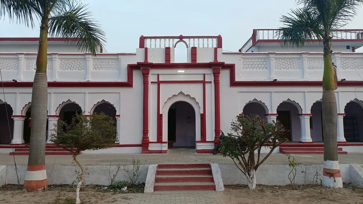Nandmahar Dham & Historic Awadh Heritage Forts in Amethi, Uttar Pradesh – Delhi to Amethi Urbania on rent for family & group tours