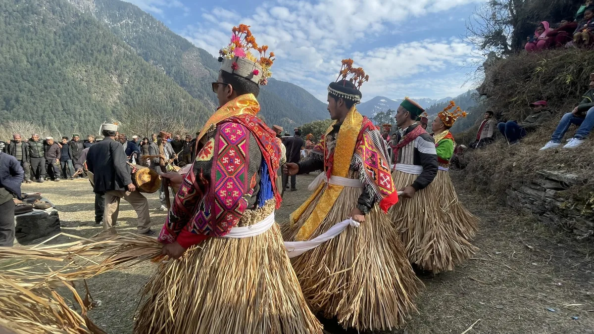 Tirthan Valley in Banjar, Himachal Pradesh – Delhi to Banjar Urbania on rent for family & group tours
