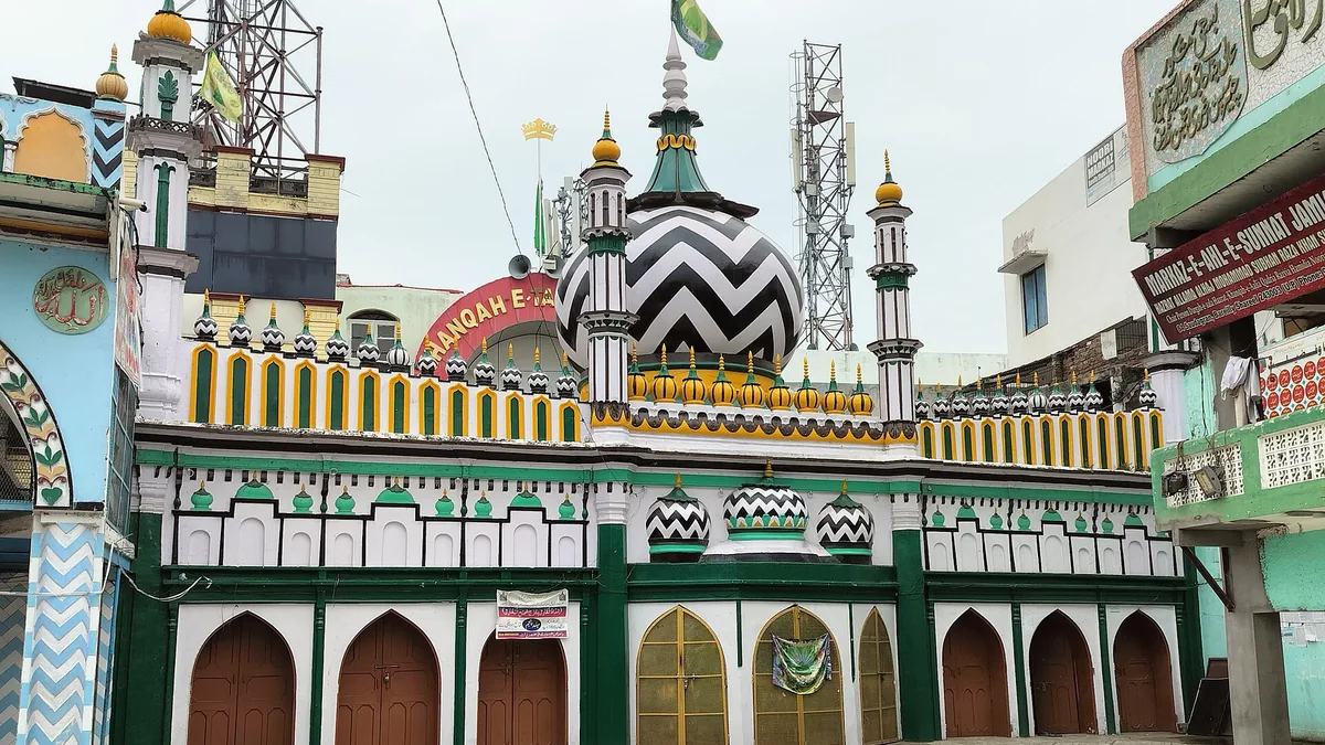Alakhnath Temple & Historic Rohilkhand Heritage in Bareilly, Uttar Pradesh – Delhi to Bareilly Urbania on rent for family & group tours
