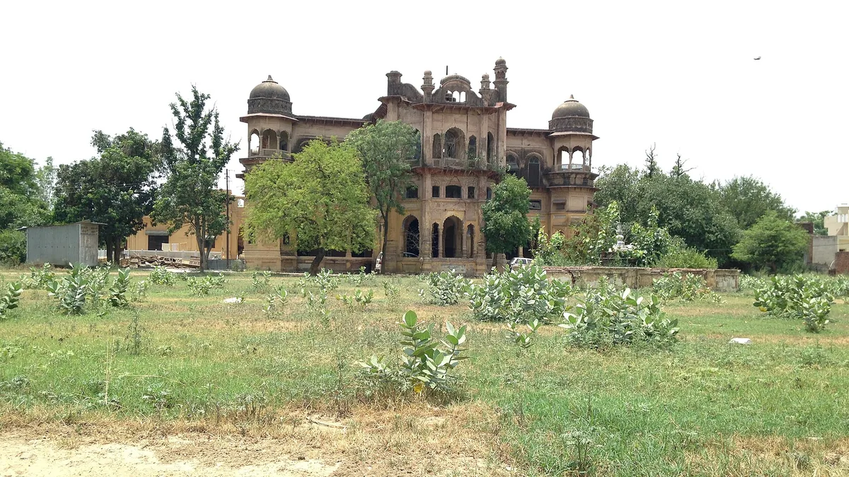 Bassi Pathana Historic Gurudwara & Lush Countryside in Bassi Pathana, Punjab – Delhi to Bassi Pathana Urbania on rent for family & group tours