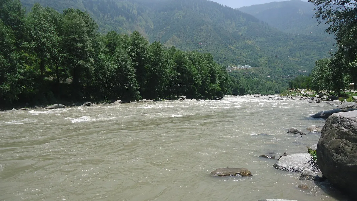 Beas Historic Gurudwara & Lush Countryside in Beas, Punjab – Delhi to Beas Urbania on rent for family & group tours