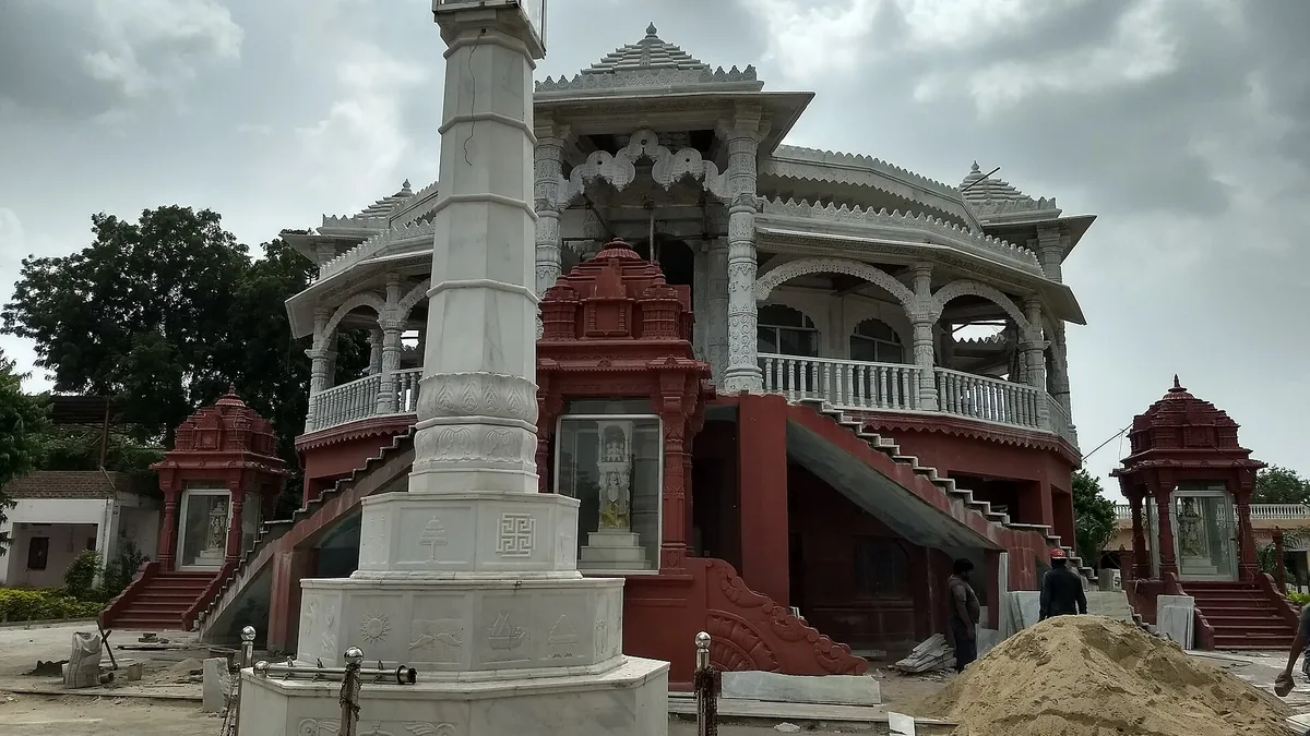 Ancient Bhilwara Fort in Bhilwara, Rajasthan – Delhi to Bhilwara Urbania on rent for family & group tours