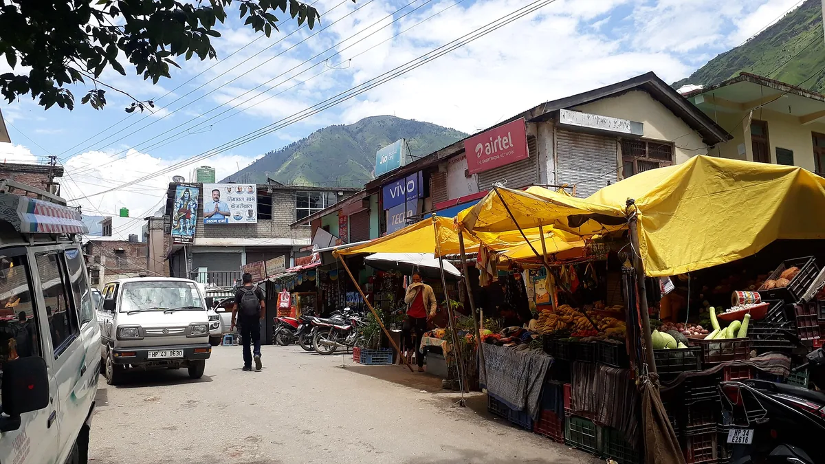 Kullu Valley in Bhuntar, Himachal Pradesh – Delhi to Bhuntar Urbania on rent for family & group tours