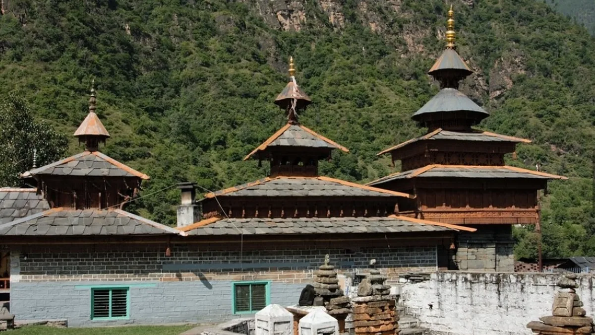 Chakrata Himalayan Mountain Valleys & Scenic Hillscapes in Chakrata, Uttarakhand – Delhi to Chakrata Urbania on rent for family & group tours