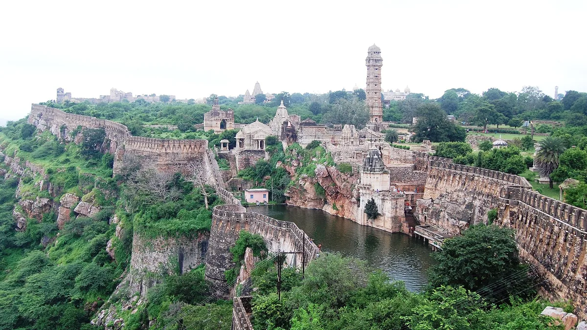 Chittorgarh Fort in Chittorgarh, Rajasthan – Delhi to Chittorgarh Urbania on rent for family & group tours