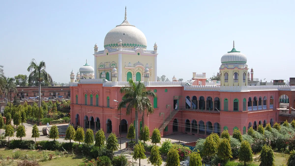 Deoband Historic Temples & Cultural Heritage in Deoband, Uttar Pradesh – Delhi to Deoband Urbania on rent for family & group tours