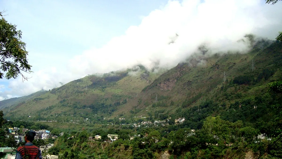 Dharchula Himalayan Mountain Valleys & Scenic Hillscapes in Dharchula, Uttarakhand – Delhi to Dharchula Urbania on rent for family & group tours
