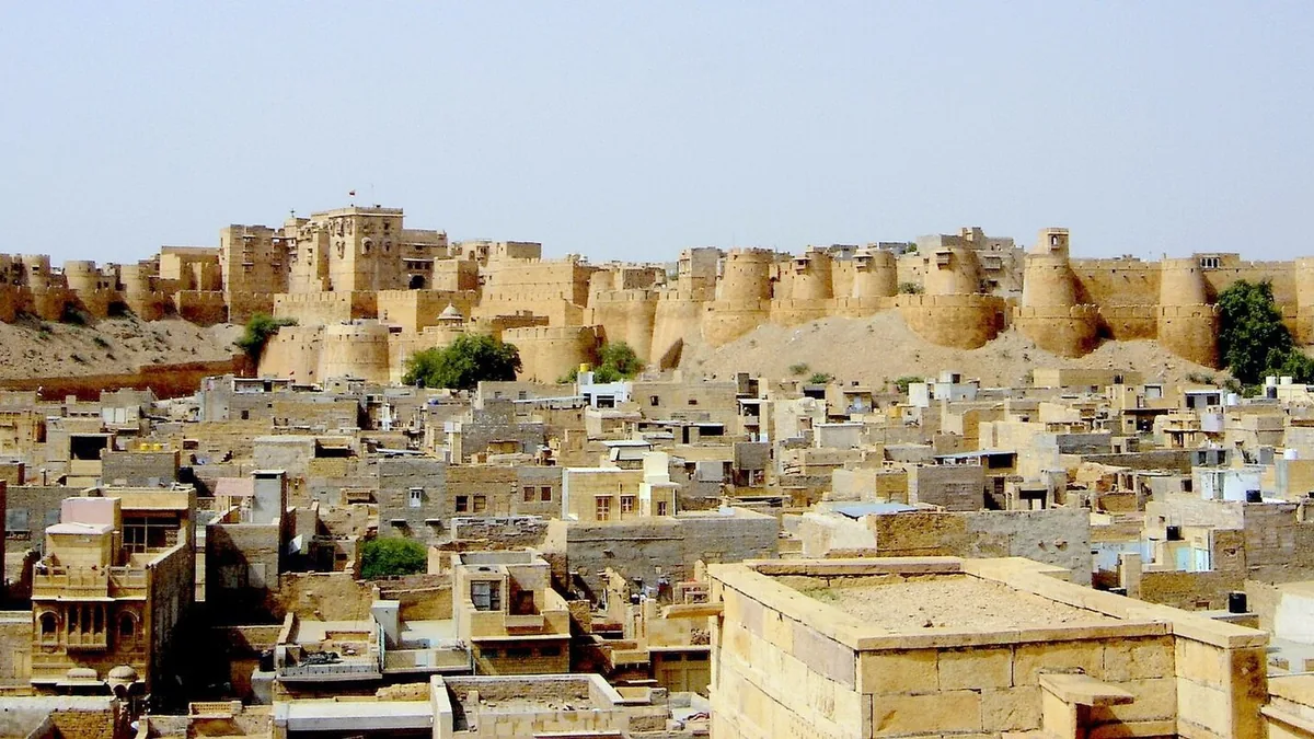 Golden Sandstone Fort & Sam Sand Dunes Desert in Jaisalmer, Rajasthan – Delhi to Jaisalmer Urbania on rent for family & group tours