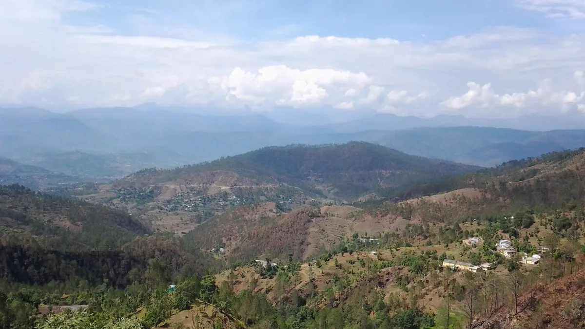 Ancient Kausani Fort in Kausani, Uttarakhand – Delhi to Kausani Urbania on rent for family & group tours