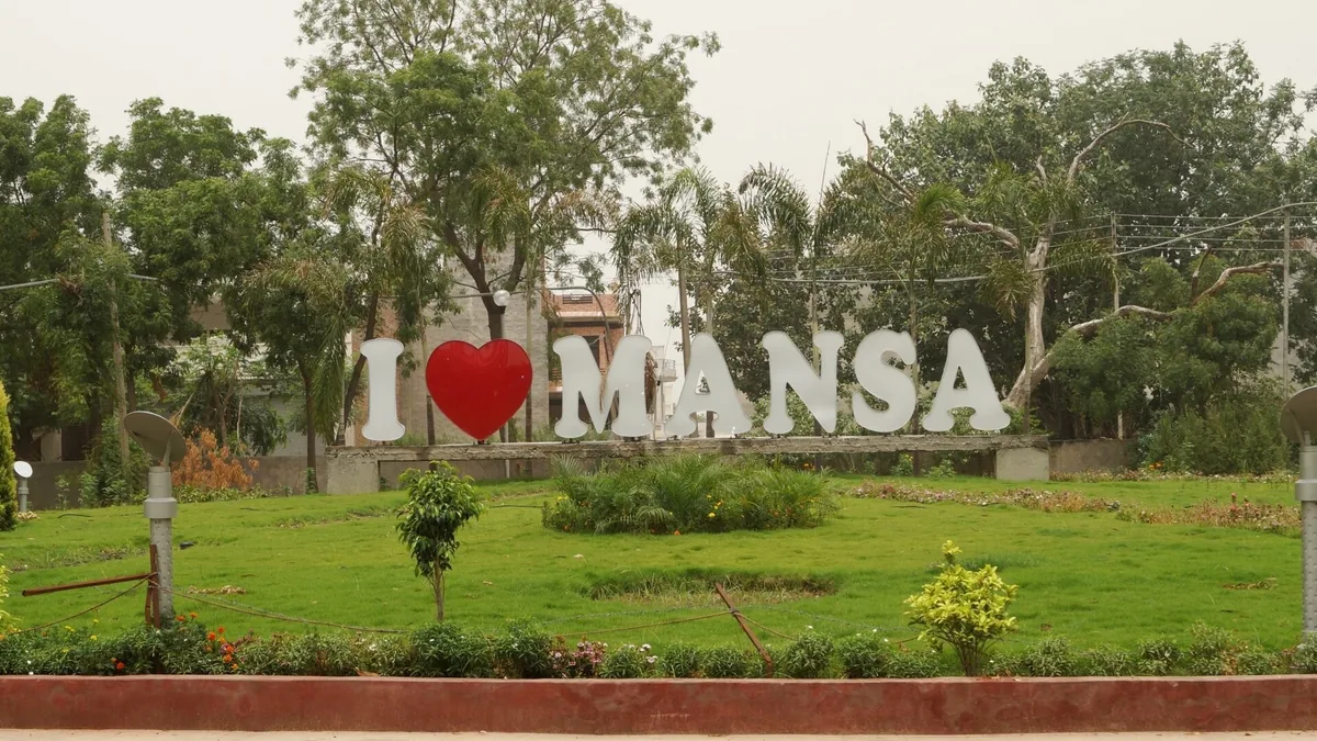 Ancient Mansa Fort in Mansa, Punjab – Delhi to Mansa Urbania on rent for family & group tours