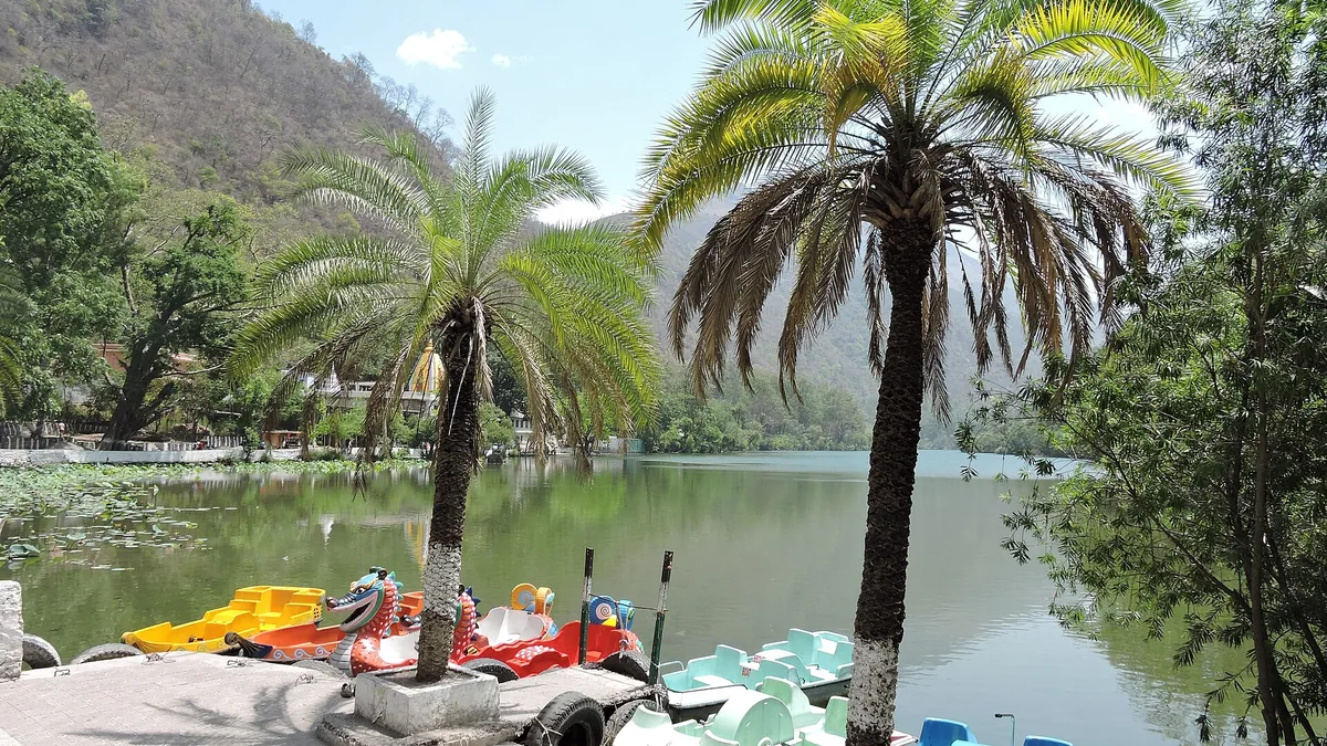 Renuka Ji (HP) Himalayan Mountain Valleys & Scenic Hillscapes in Renuka Ji (HP), Himachal Pradesh – Delhi to Renuka Ji (HP) Urbania on rent for family & group tours