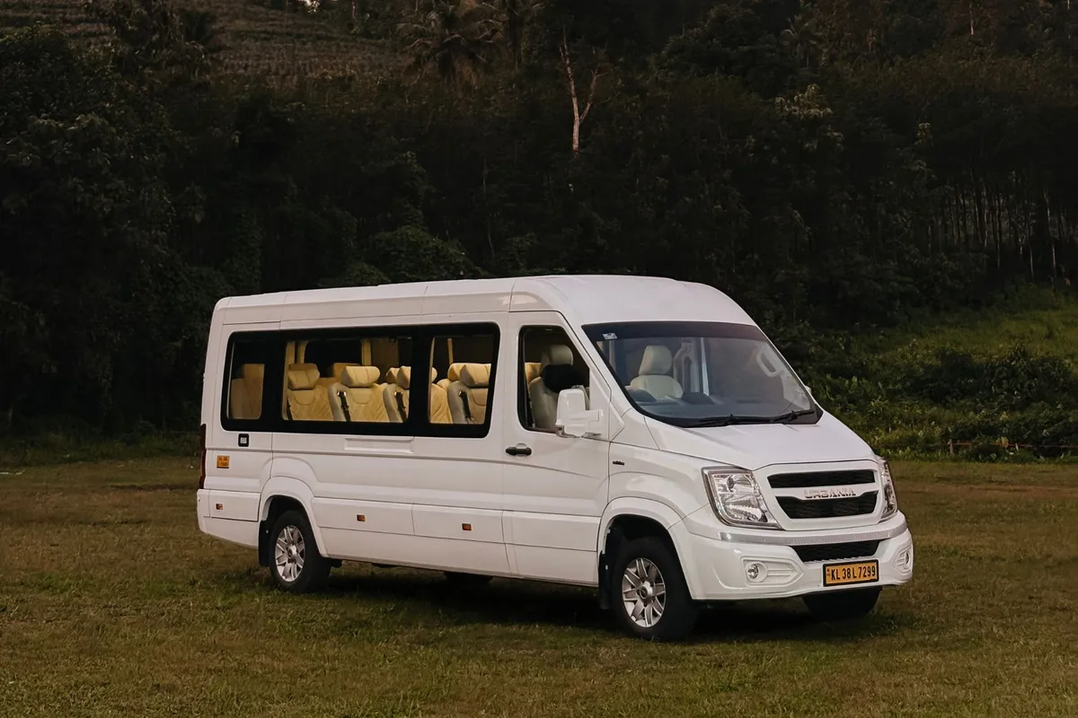 9 seater Force Urbania Luxury Maharaja on rent in Delhi NCR with extra-wide seats – luxury Urbania hire for VIP & family trips