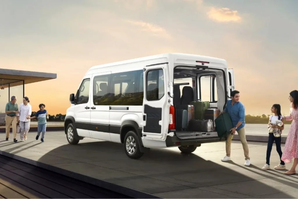 Force Urbania Normal and Luxury Maharaja on rent in Delhi NCR – 9, 12 & 16 seater Urbania with driver for group travel